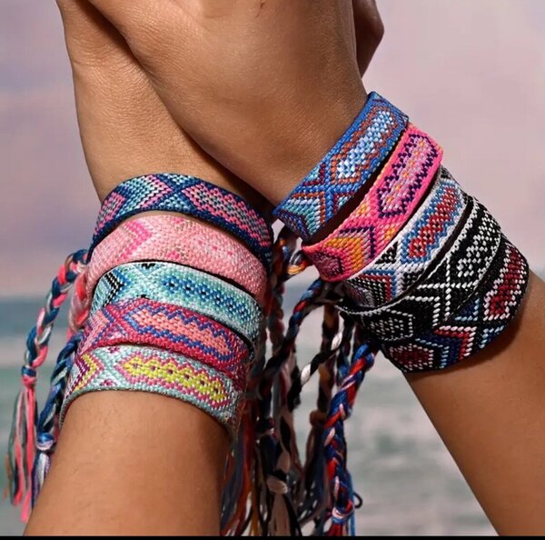 Bracelets brésiliens colorés