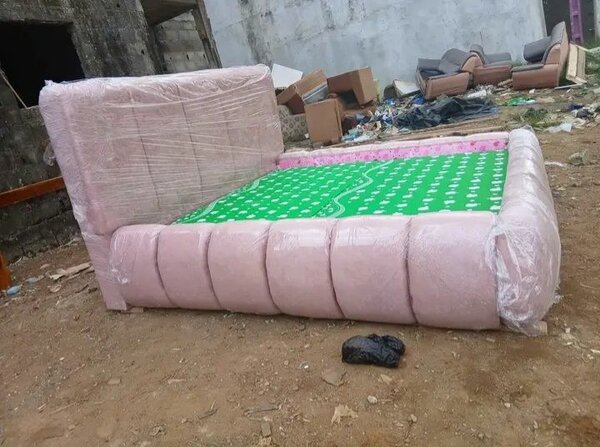 Lit rembourré moderne