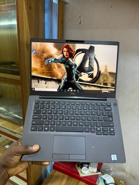 Dell latitude 7400