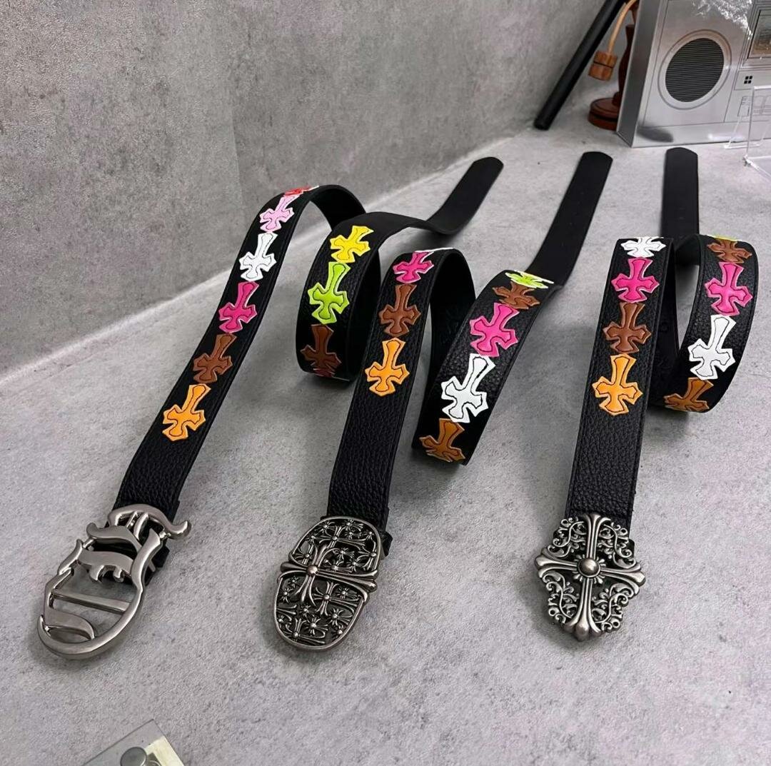 Ceinture en cuir avec boucles décoratives