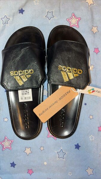 Sandales de piscine Adidas noires