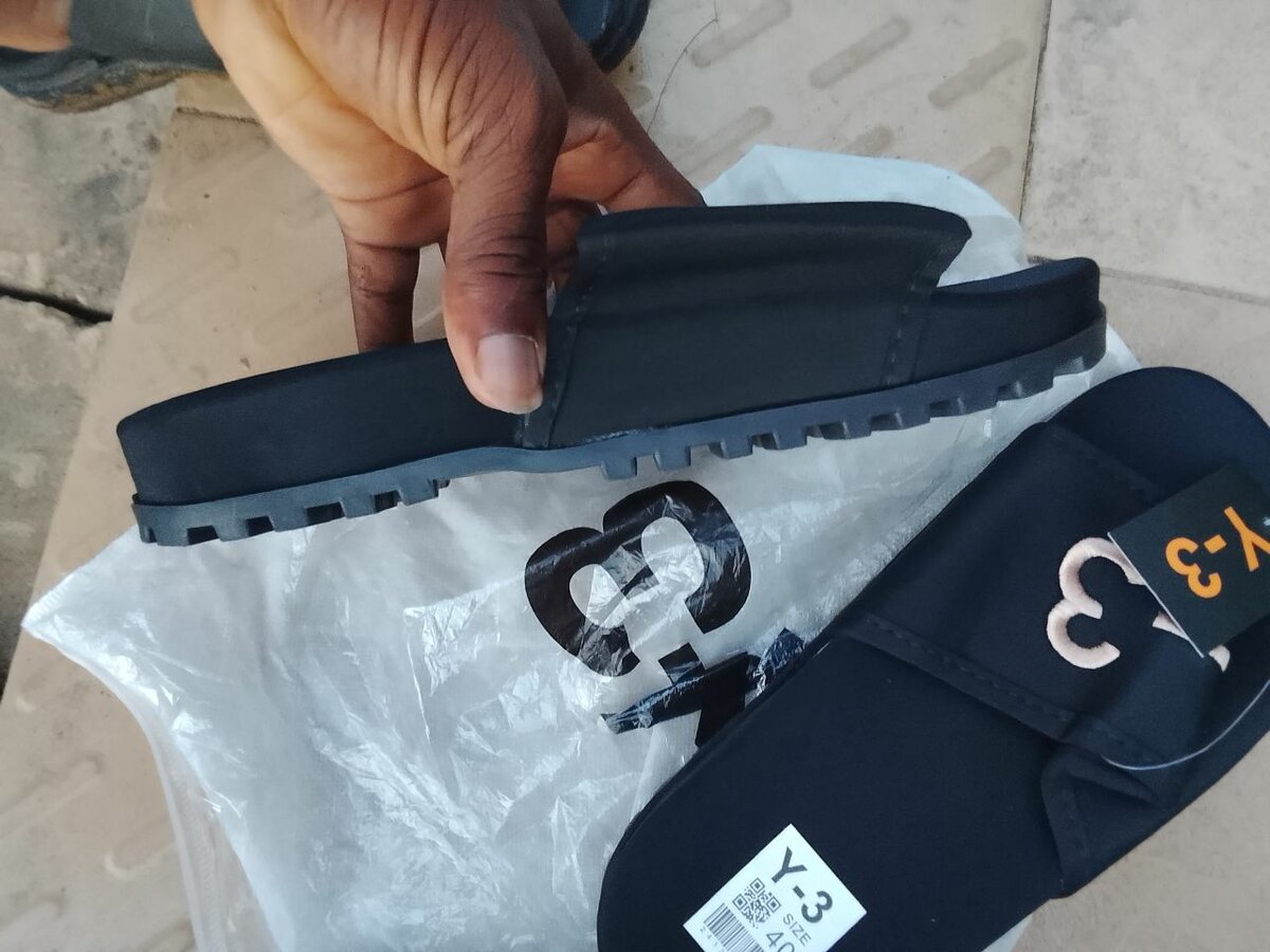 Claquettes confort Y-3