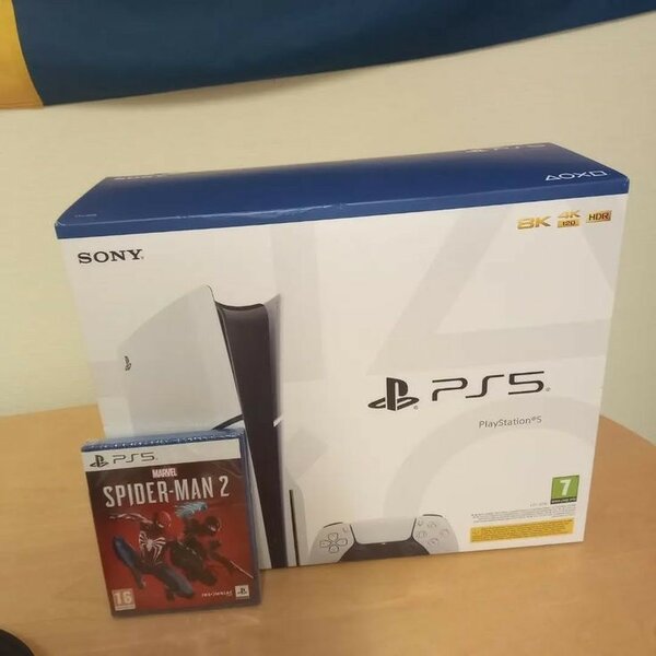 Console PS5 avec Spider-Man 2