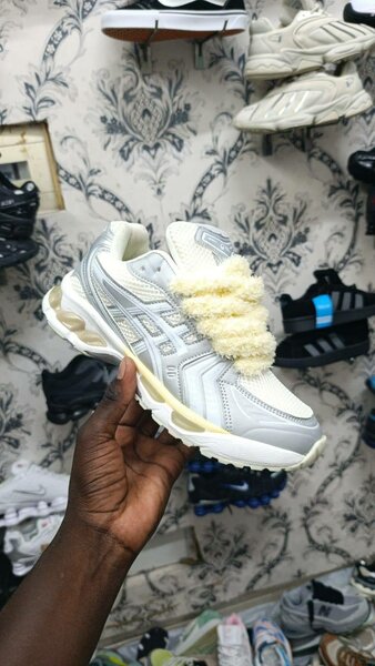 Baskets sport blanches élégantes