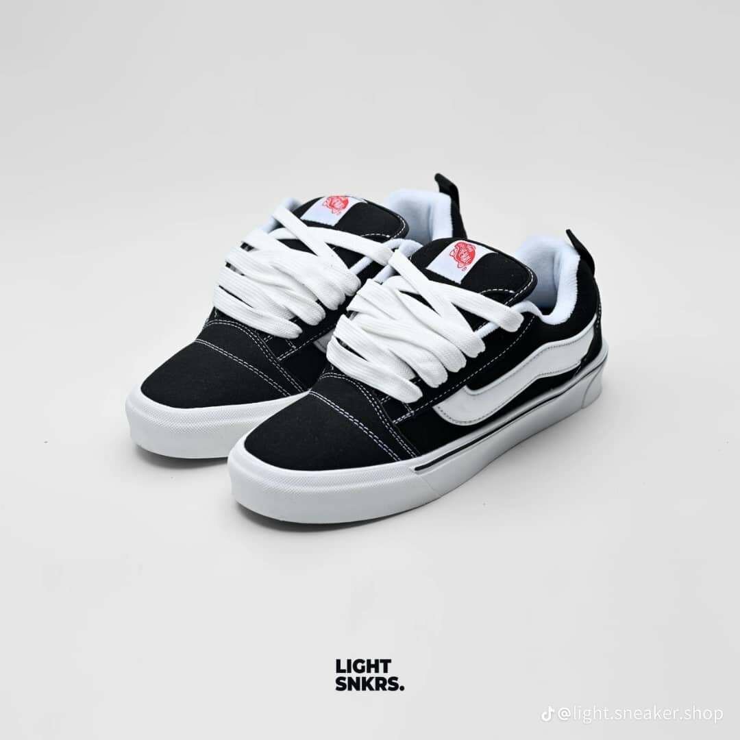 Chaussures sneakers noir et blanc