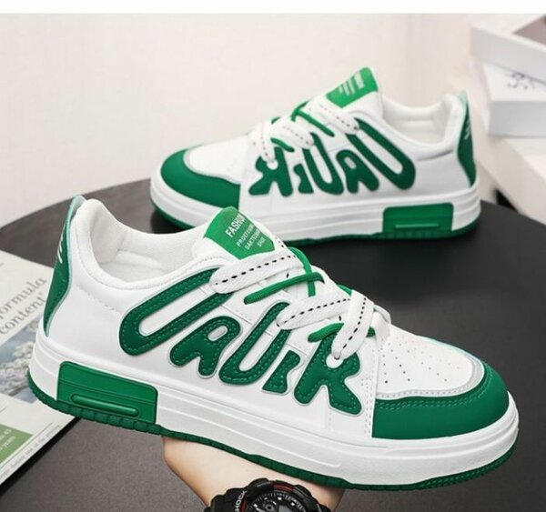 CLASSIC SNEAKERS