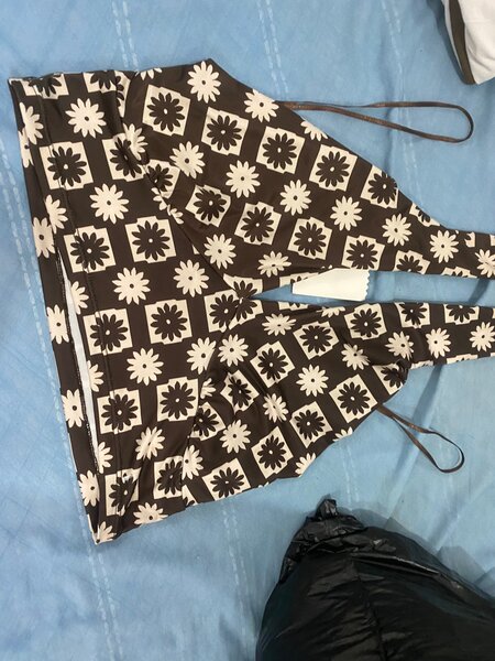 Top d'été fleuri à bretelles