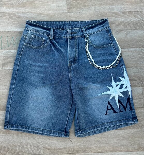 Shorts en jean avec chaîne