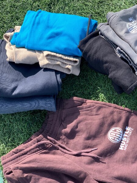 Hustle and motivate sweatpants k120