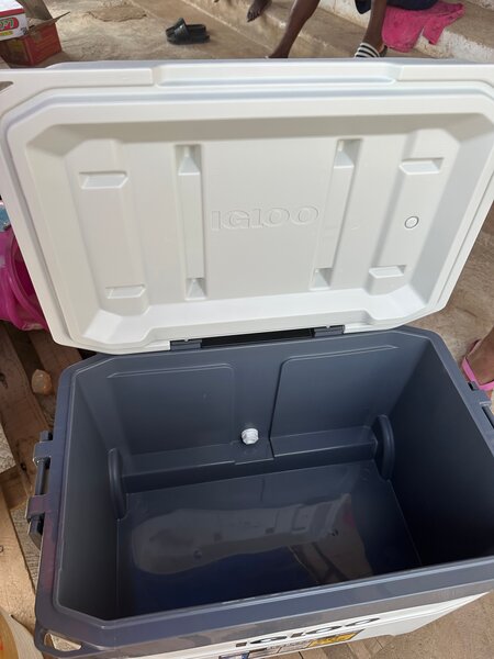IGLOO ICE CHEST/COOLER