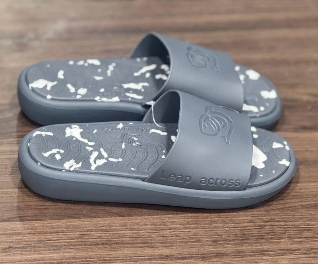 Claquettes confortables unisexes