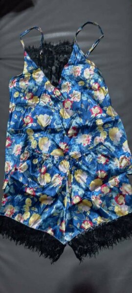 Ensemble en satin fleuri