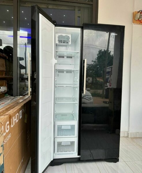 BLACK BEKO SIDE BY SIDE REFRIG