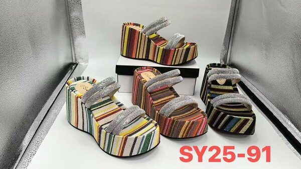 Sandales à plateforme colorées