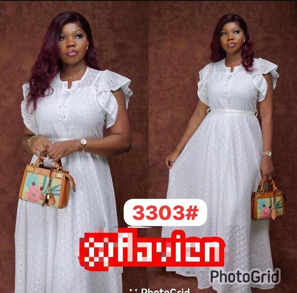 Robe élégante en dentelle blanche