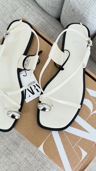 Sandales plates élégantes