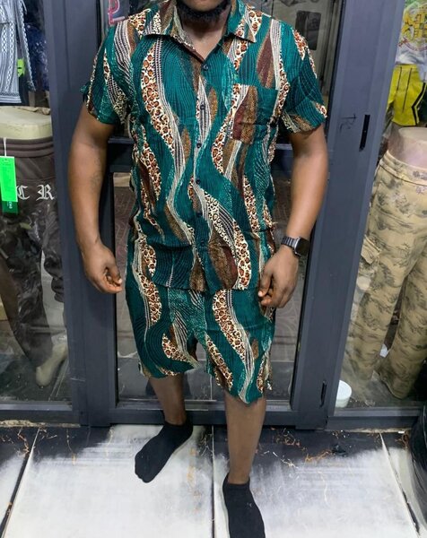 Tenue d'été africaine homme