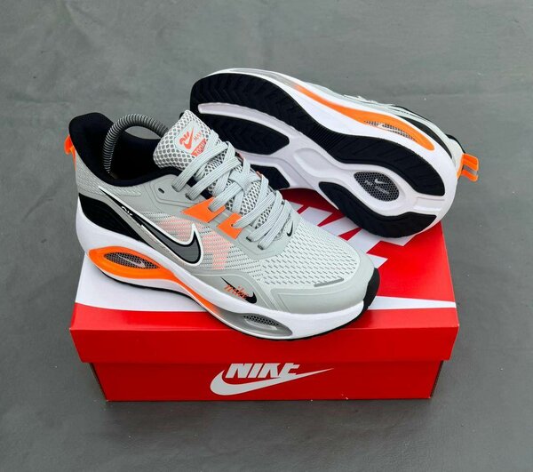 Chaussures Nike Air Max gris et orange