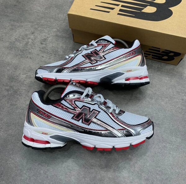 Chaussures New Balance 740