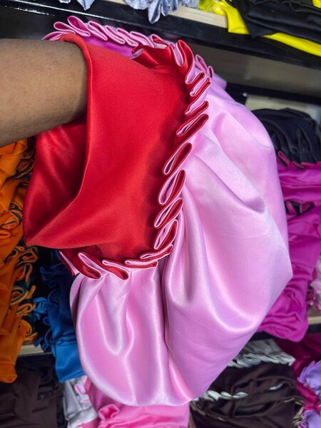 Bonnet de nuit en satin réversible