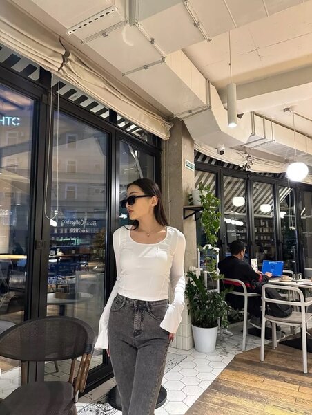 кофта и джинсы клеш