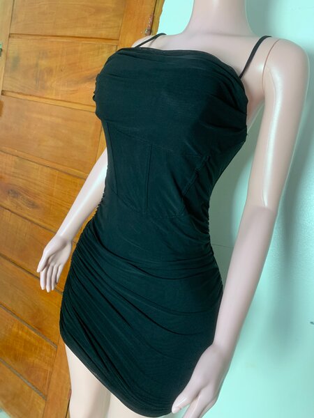 Robe élégante noire femme