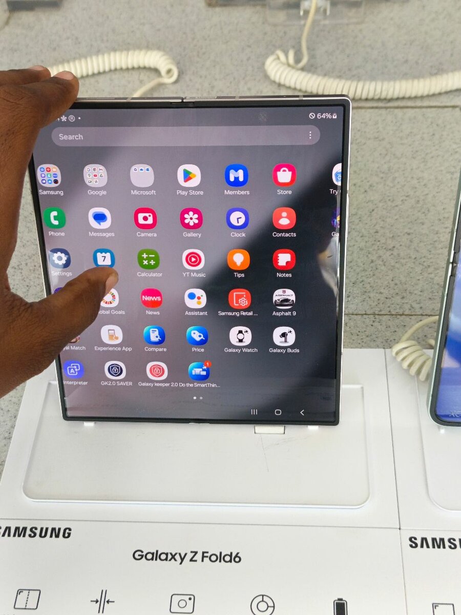 SAMSUNG GALAXY Z FOLD6 (256GB)