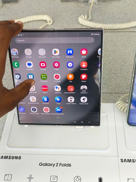 SAMSUNG GALAXY Z FOLD6 (256GB)