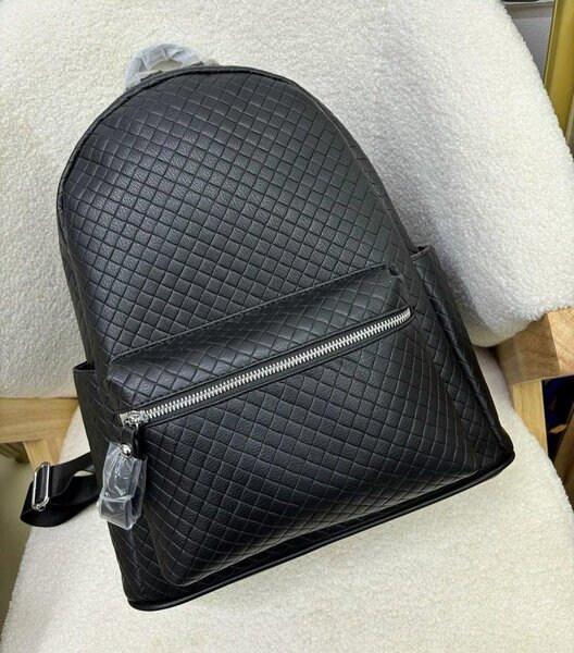 Sac à dos en cuir noir élégant