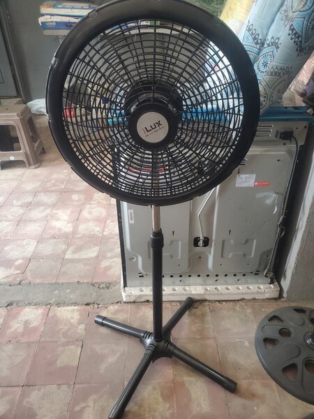 Ventilateur sur pied réglable