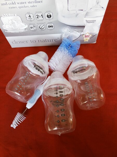 Baby feeding bottles