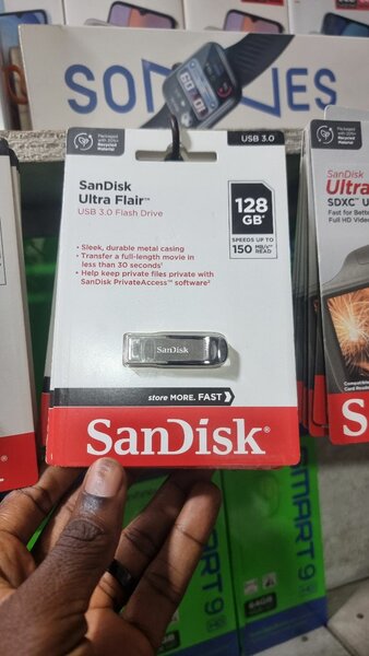 Clé USB SanDisk Ultra Flair 128GB