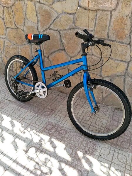 Vélo tout-terrain robuste