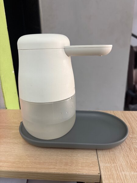 Diffuseur automatique pour les mains