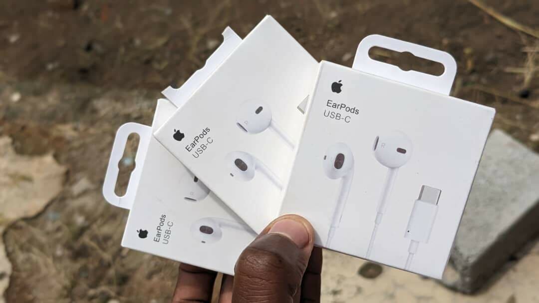 Apple type C headsets