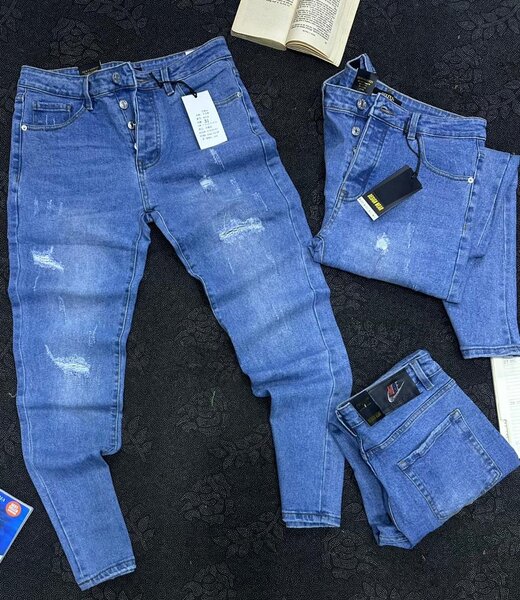 Jeans déchirés pour homme et femme