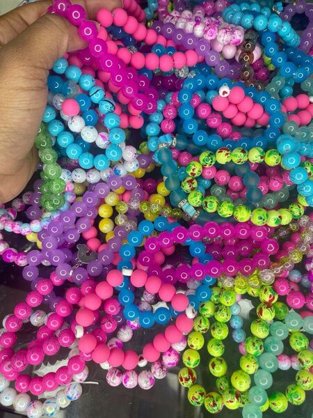 Bracelets en perles colorées
