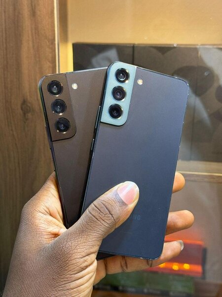 Samsung Galaxy S21 Smartphone