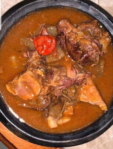 Kedjenou de poulet (pondeuse