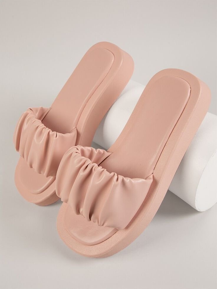 Sandales plates en simili cuir