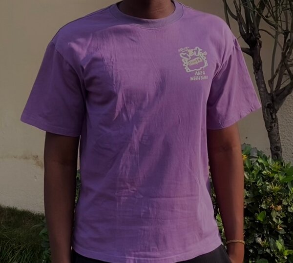 T-shirt violet décontracté