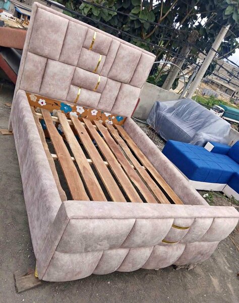 Lit double rembourré chic