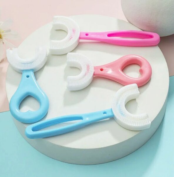 Brosse à dents + mousse dentif