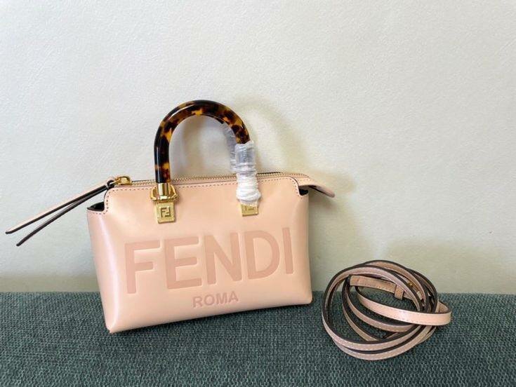 Sac à main Fendi rose