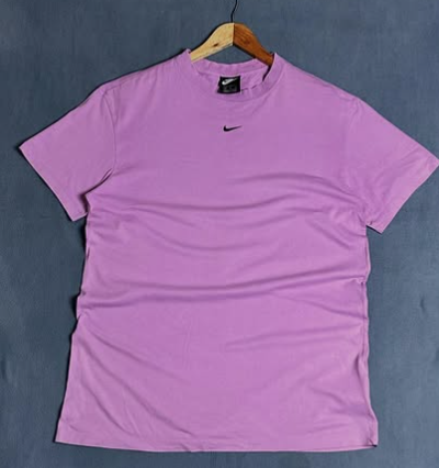 Nike center swoosh t shirt size : L