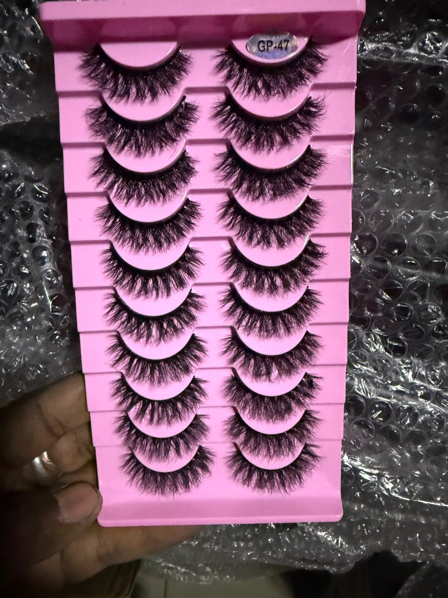 Faux cils volumineux glam