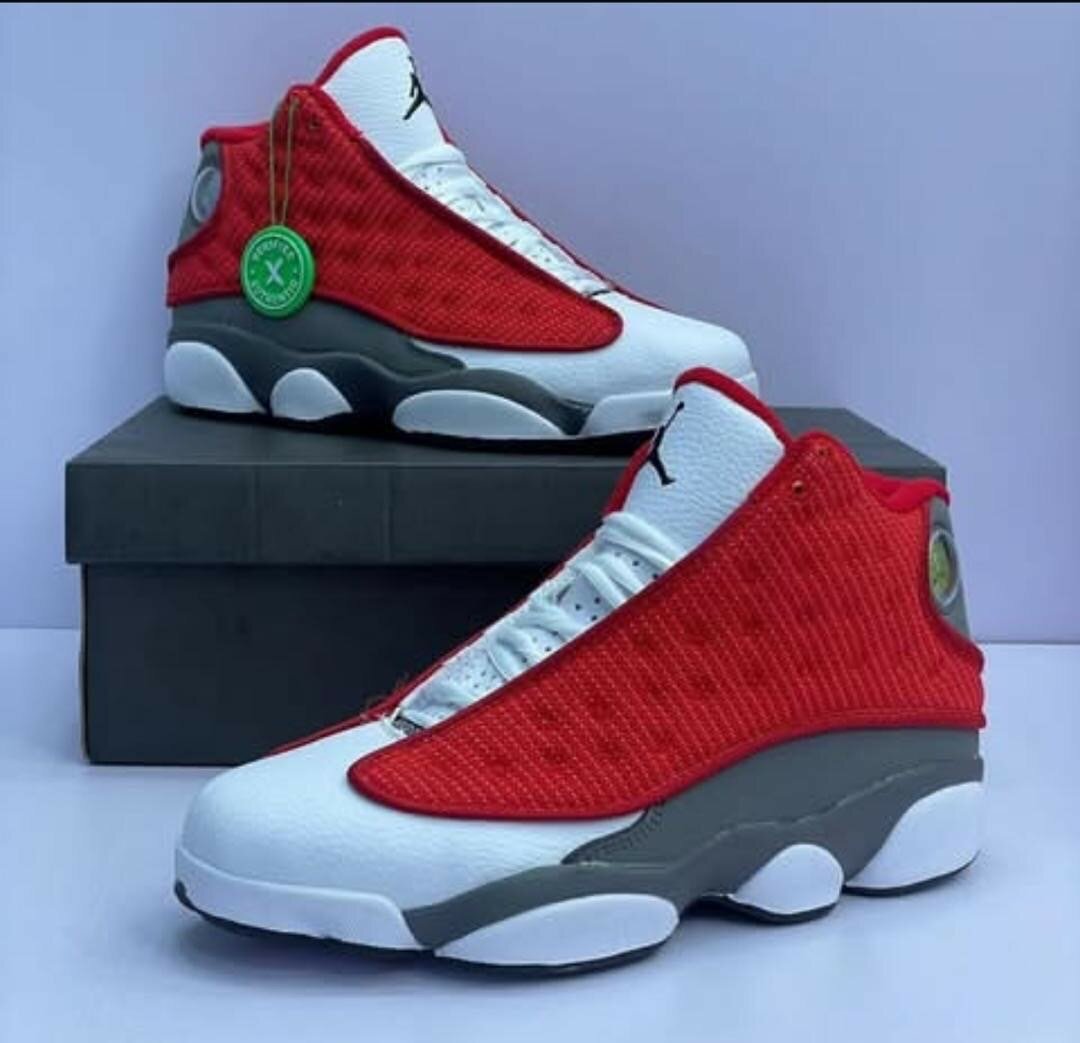 AIR JORDAN 13