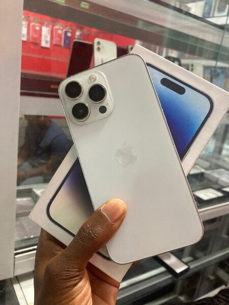 iPhone 14 pro Max en très bon état en vente  troc possible