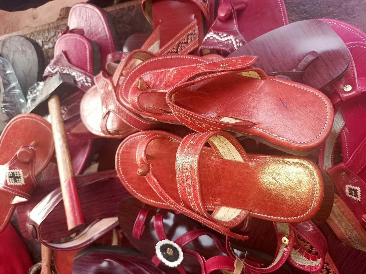 Sandales en cuir rouge