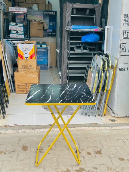 Table pliante en marbre